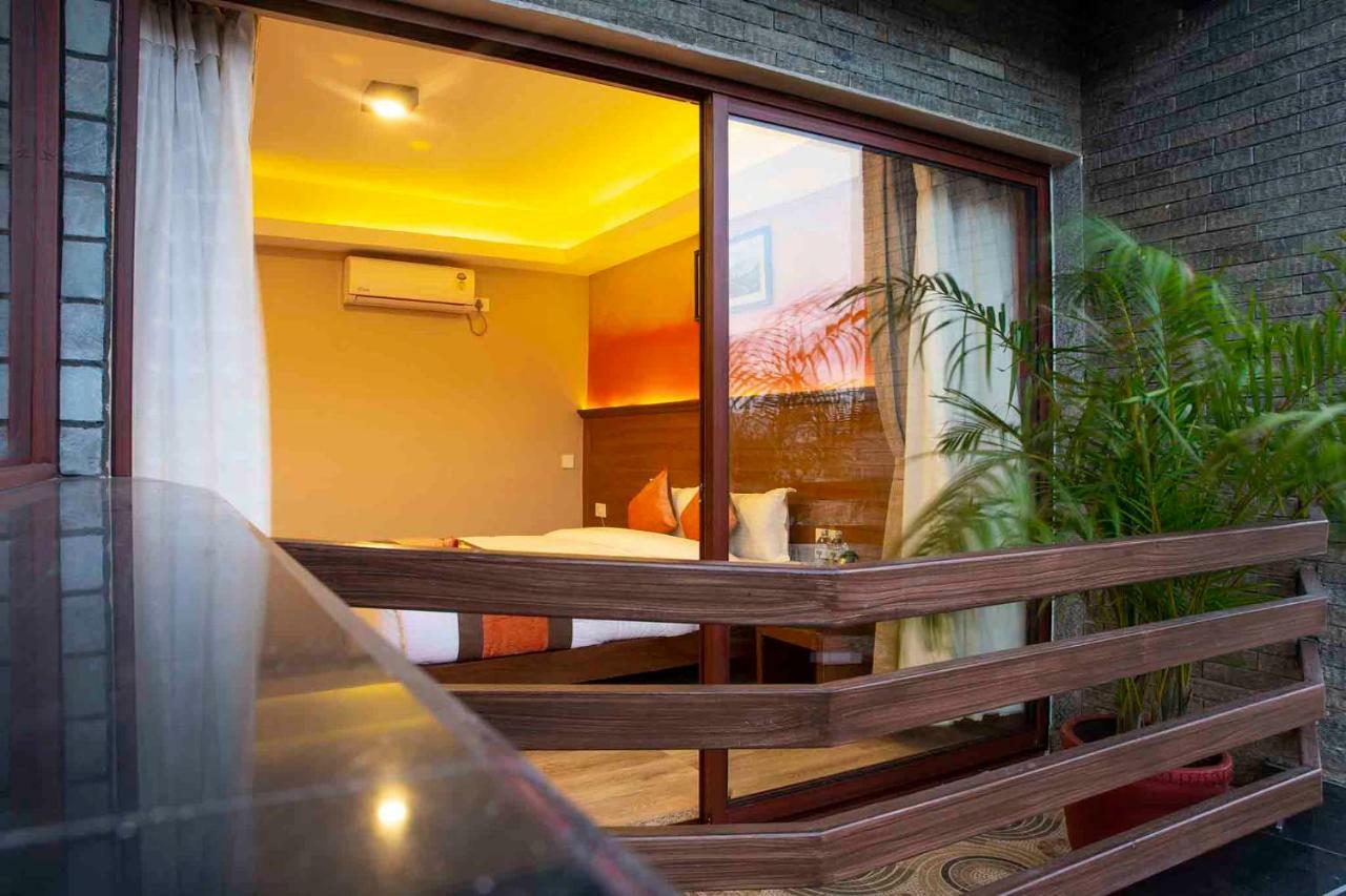 Hotel Lake Star โพคารา ภายนอก รูปภาพ