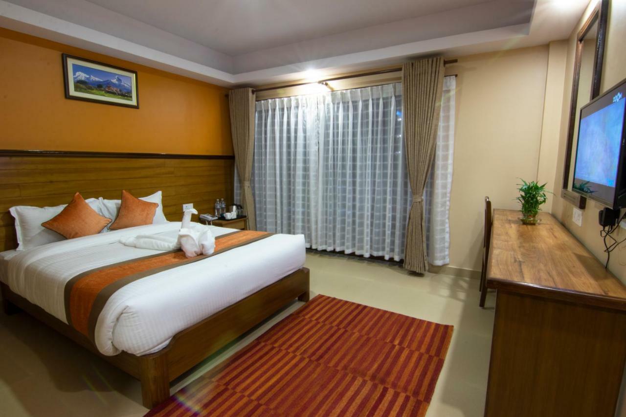 Hotel Lake Star โพคารา ภายนอก รูปภาพ
